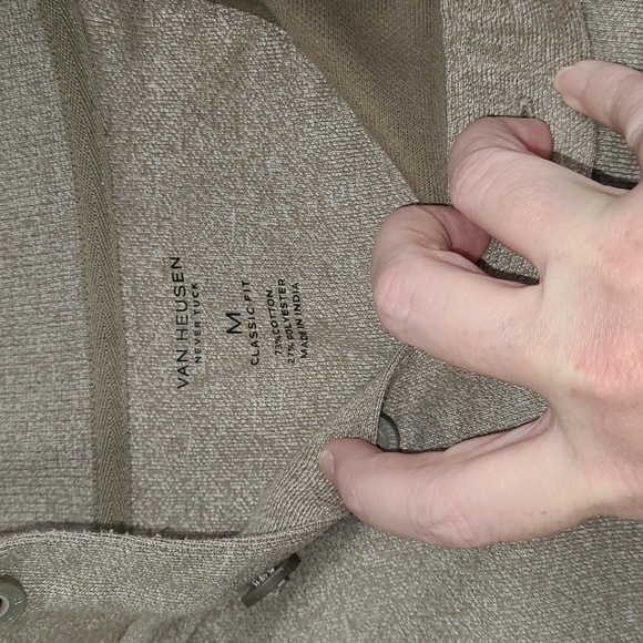 Mens Van Heusen Classic Fit Beige Quarter Button Shirt Size M - Picture 2 of 5